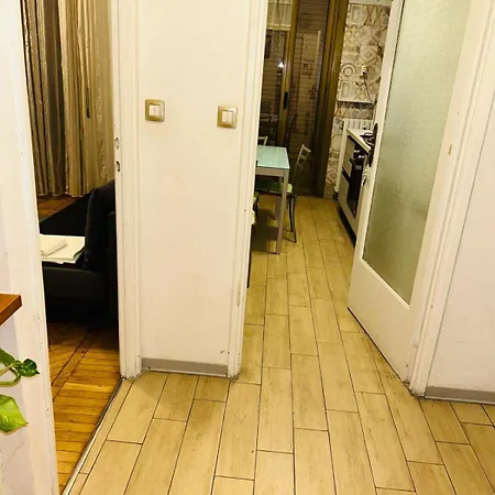 Nelly Apartment Mailand